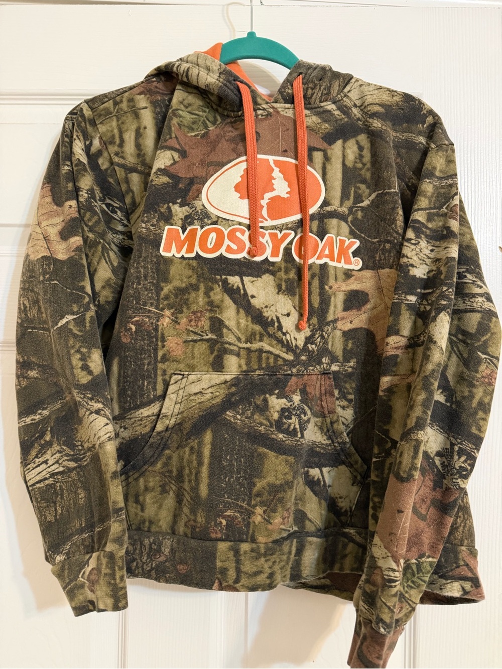 Mossy Oak xl kids  Camo Crewneck Hoodie with Orange Logo and Drawcords